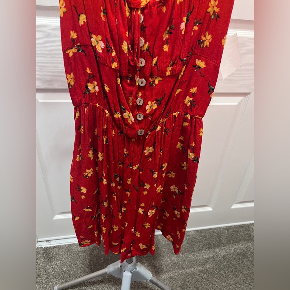 Bloomfield Red Floral Sleeveless Romper Size Medium NWT - Picture 3 of 8